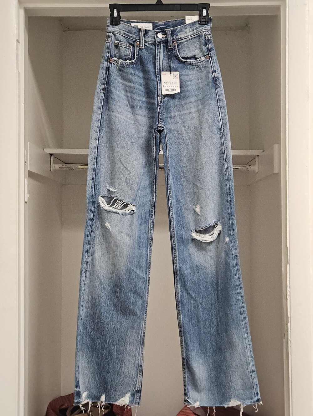 ZARA FULL LENGTH HIGH RISE WIDE LEG DISTRESSED JEANS 0